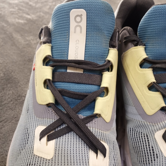 On Cloudstratus Womens  Chambray/Lavender On Running White and Gray Sneakers W9 - Picture 4 of 14